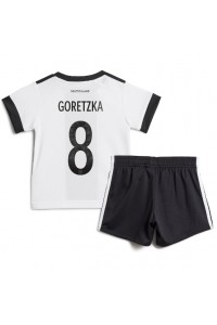 Fotbalové Dres Německo Leon Goretzka #8 Dětské Domácí Oblečení MS 2022 Krátký Rukáv (+ trenýrky)